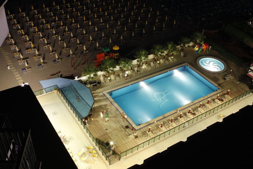 Club Esse Mediterraneo Montesilvano Exterior photo