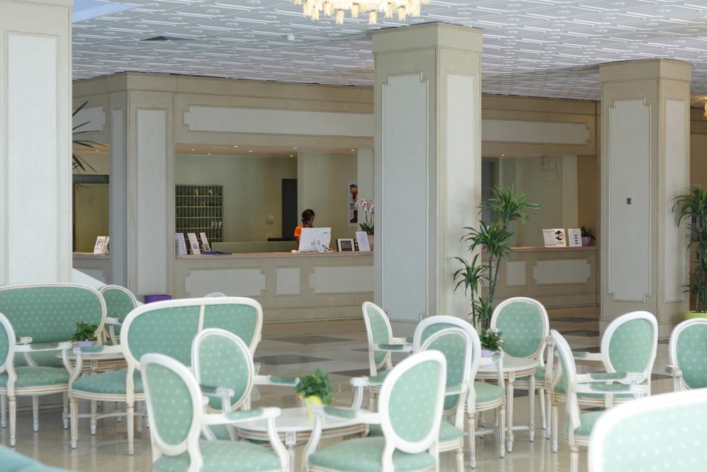 Club Esse Mediterraneo Montesilvano Exterior photo